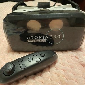 SOLD❌Utopia 360Degree Virtual Realty Headset -White